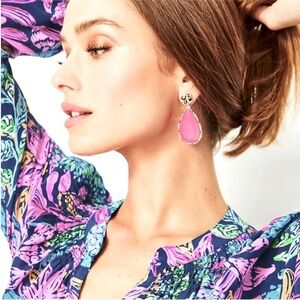 Lilly Pink Palm Earrings!